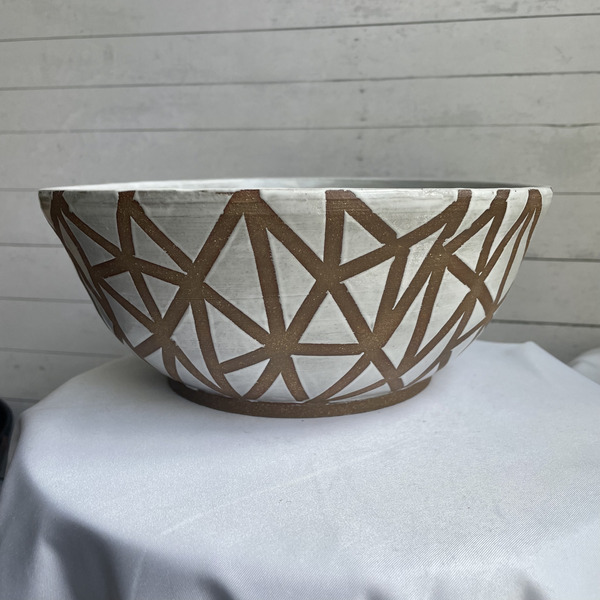 White geometric bowl