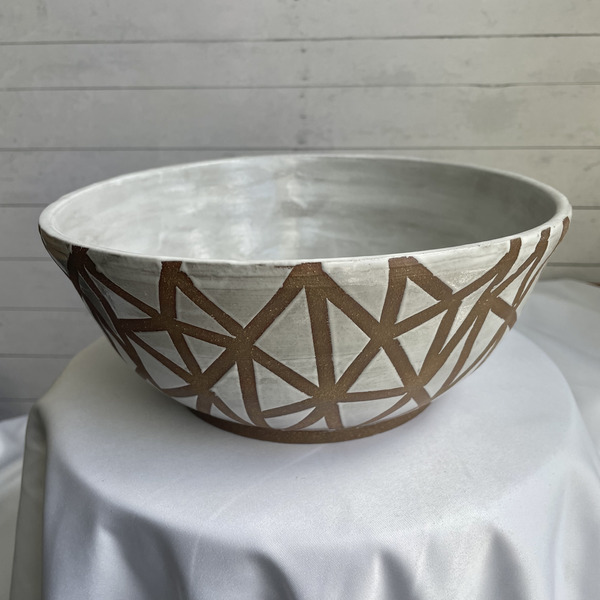 White geometric bowl