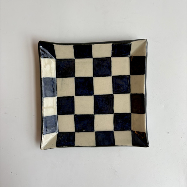 Square checkerboard plate