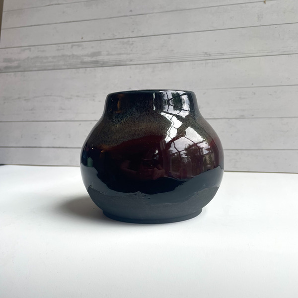 Black & red vase