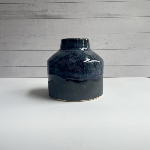 Black & blue bottleneck vase