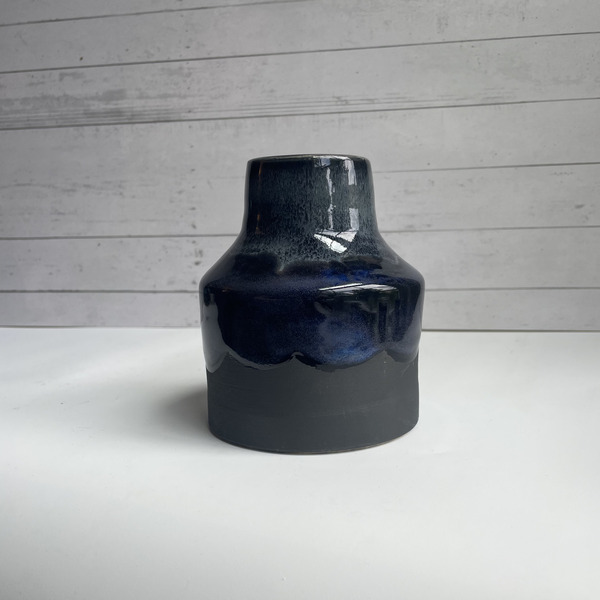 Black & blue bottleneck vase