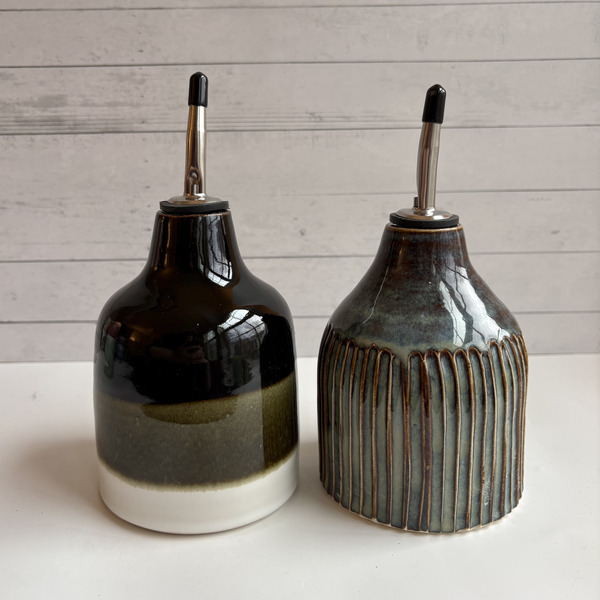 Oil bottle pair