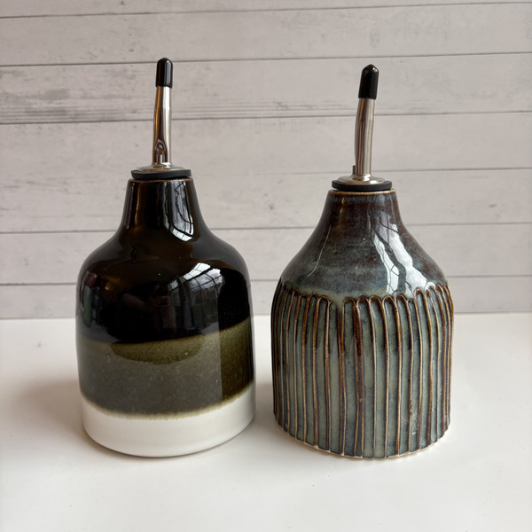 Oil bottle pair